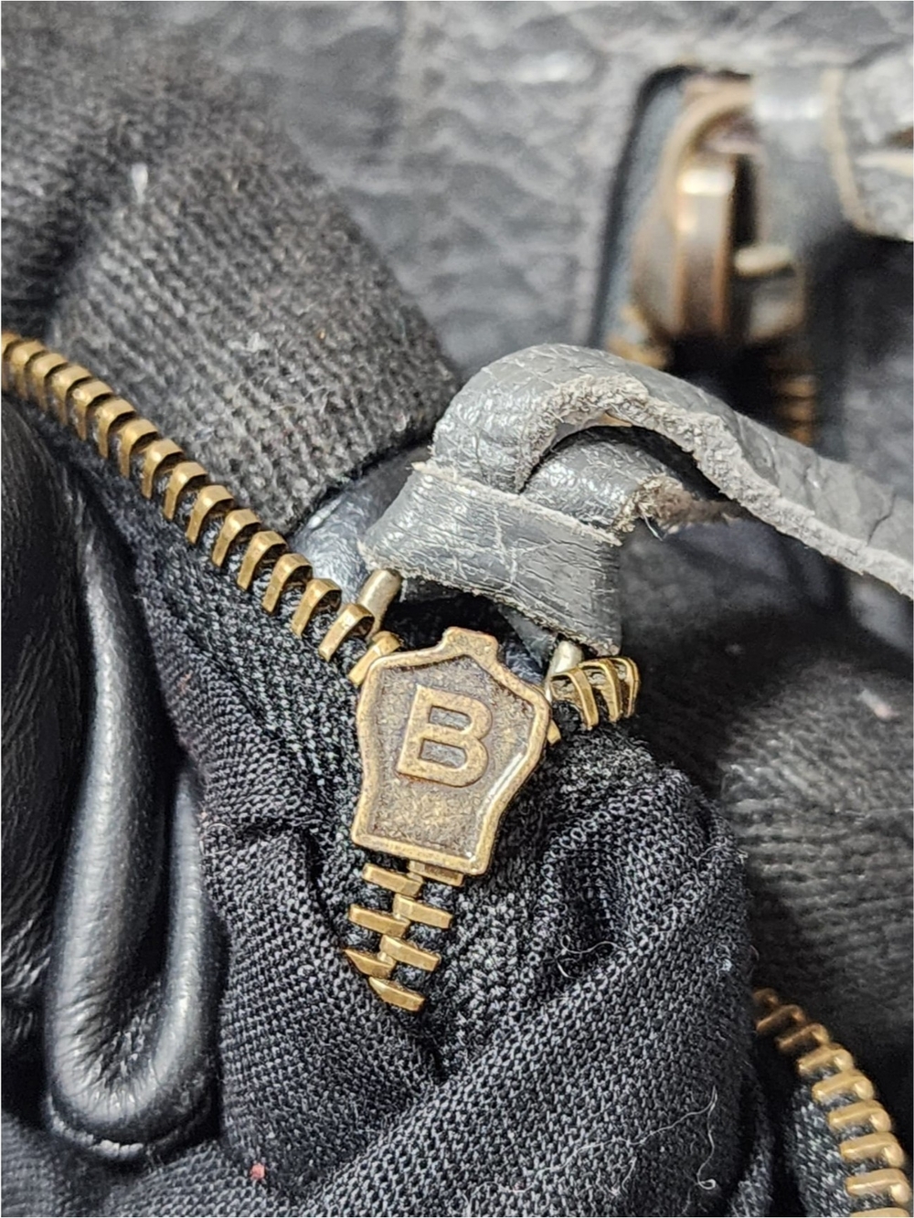 BALENCIAGA Agneau Classic Hardware Zip Traveler Backpack Grey - Picture 10 of 12